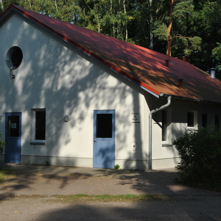 Waschhaus 1 im Wald